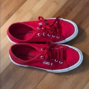 Superga’s Size 6